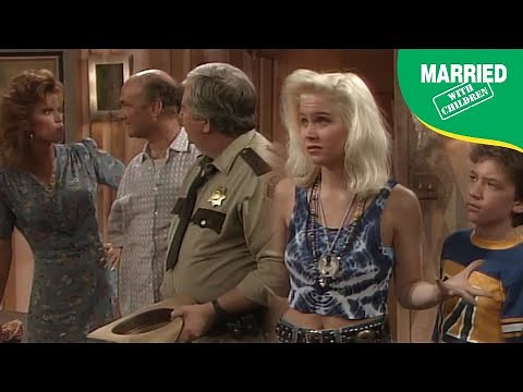Kelly & Bud Settle In At Poppy's | Married With Children