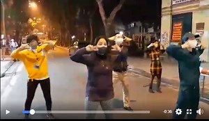 Dịch COVID-19: Người dân Trúc Bạch nhảy Ghen CoVy chào đón hết cách ly