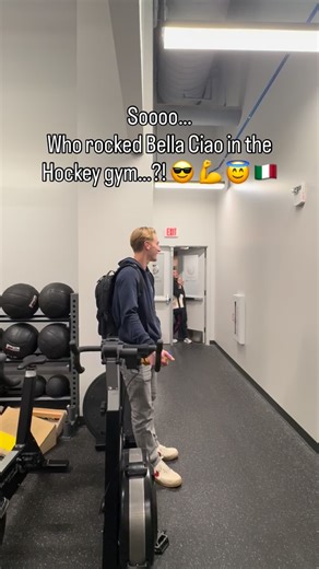 Dr. Amanda Minervini on Instagram: "I mark this as my personal victory (con un po’ di aiuto)✌️ 😆 🇮🇹 @cc_italian_program @hockeywilson26 @klaavs_27 @crissy_im"