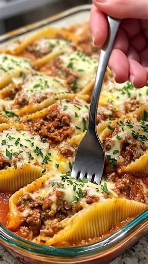 Cheesy Stuffed Shells Bake. #comfortfood #recipe #dinnerideas #food #foodlovers #foodie