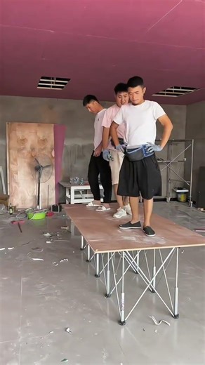 Strong Load-Bearing Spider Leg Workbench - No Assembly Needed