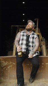 It’s 40:00 baby this the finale… ‘Georgia Ways’ with @quavohuncho and @lukebryan out this Friday 12/6 🍑 | Teddy Swims