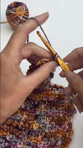 Beginner Friendly Triangle Scarf Pattern - the One Skein Mini Shawl #crochetpattern #easycrochet