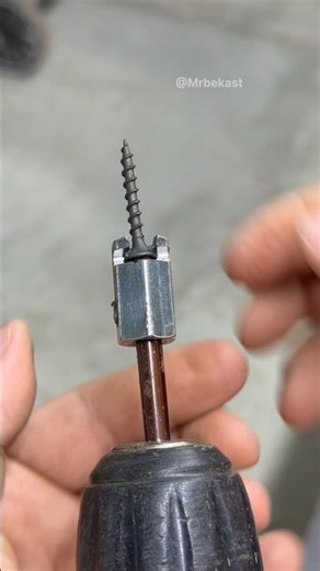 Amazing self-locking screwdriver bits