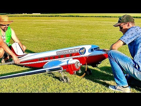 AMAZING DOUGLAS DC-3 RC SCALE MODEL AIRPLANE FLIGHT DEMONSTRATION