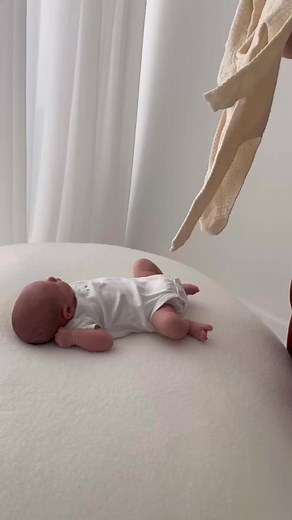 The world’s first 3-D Knit romper !!!! we are so proud of ourselves to be the first in the world to launch this !!! We have a new baby model! Which means a new product! Our new baby model was not feature featured in this video only because she is still in the hospital in her Swaddelini. But we will certainly be showing you more of her later. #swaddelini #newproduct #onesie #romper #bestbabyproduct | Swaddelini