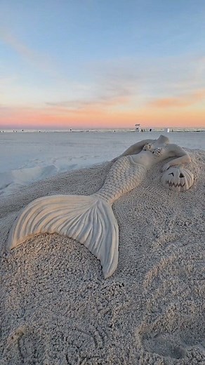 Margot the Headless Mermaid This is my new favorite! I had tried this concept last week and the head fell off. This time around I ran with that idea and did a play on the Headless horseman. I had never tried anatomy before and am really proud of how it turned out! #halloween #asmr #sand #sandcastle #Mermaid #spooky #satisfying #process | Sand Castle University