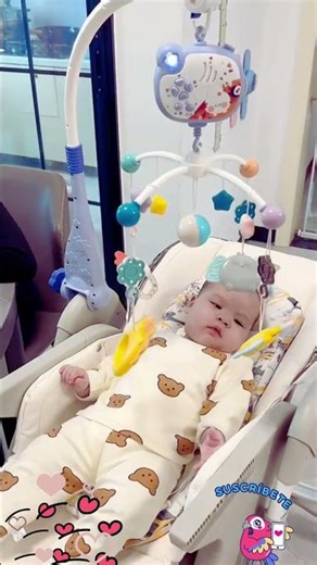 宝宝出生的第一个#玩具，现在快3个月了，这个床头摇铃能稳定宝宝情绪，自己能玩很久，还会咯吱咯吱的笑 #母婴好物 #哄娃神器 #babytoys #toybaby #toys #toy #shorts