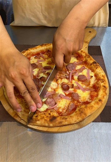 Mở Cửa và Nhận Đơn Online Tại Tiệm Pizza ToTo