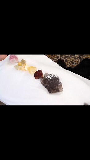 A little insight during a Crystal Healing Session #crystaltok #fyp #crystals #crystalhealing #crystalhealingtips