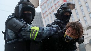 20K views · 186 reactions | CBC’s Chris Brown finds himself in the middle of a police crackdown on pro-Navalny protesters in Moscow. | CBC News: The National | Facebook