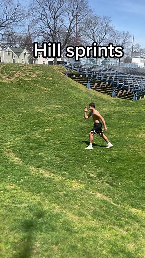 If your an athlete looking to build acceleration for speed and explosiveness throughout your sprints.. here are 4 beginner drills you need to do #sportsperformance #sportsperformancetraining #athletictraining #sportsperfomancecoach #speedtraining #speedtrainingdrills #accelerationdrills #getfast #getfaster