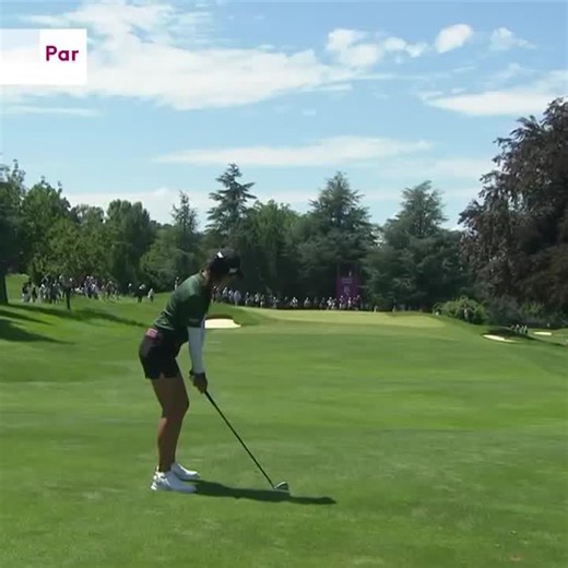 Defending champ Celine Boutier throws a dart at the 6th 🎯 | LPGA
