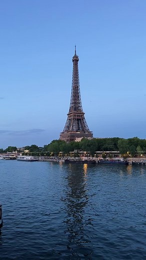 Ultimate Paris Playlist for Your Eiffel Tower Adventure