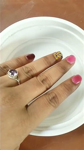 omg color changing nail polish 🤗💅#nailpolishcollection #simple #homenailart #hack