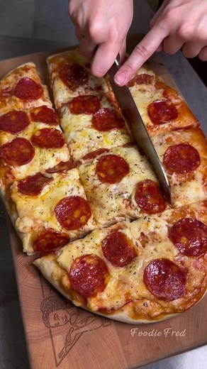 228K views · 10K reactions | Bread maker pizza! 殺 super easy, lalagay mo lang lahat ng ingredients and then after 1hr & 45mins, may ready-to-use and good quality pizza dough na tayo! Yey! #foodiefred #pizza #breadmaker #hibestfriend #breadmachine #pizzadough | Foodie Fred | Facebook