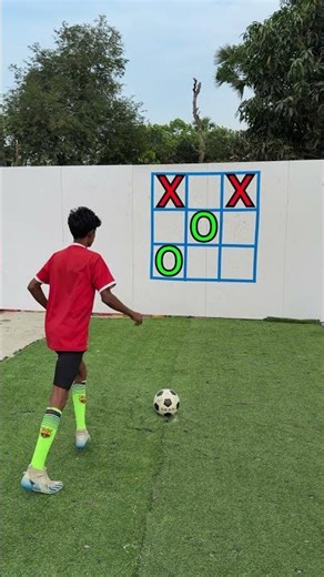 Tic Tac Toe! Football edition