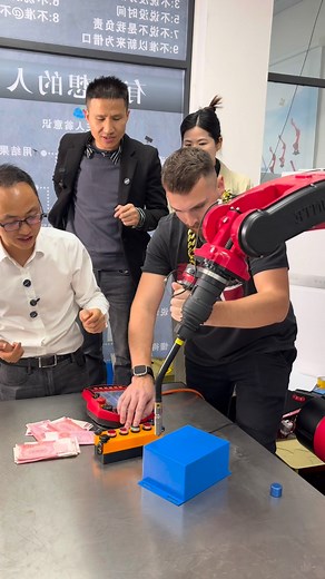 47K views · 164 reactions | Industrial robot #industrial #factory #six_axes #borunte_robots_jack #robot #automatic #borunte #robots #mechanic #spraying #wedding | Fu Ming | Facebook