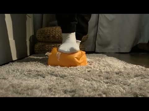 Stomp to pop arm floatie