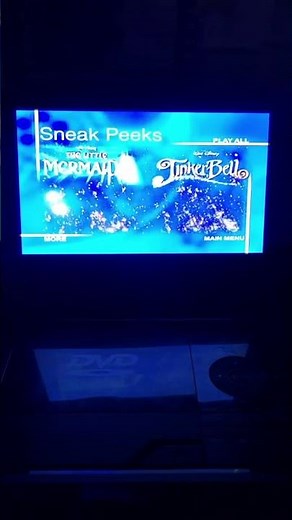 Sneak Peeks Menu from Air Buddies 2006 DVD