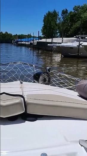 Lancha GENESIS EXTREME 2350 c/MERCRUISER 4.5 250HP - 4T Nafta c/Pata "BRAVO Three"