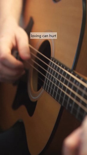 loving can hurt sometimes 🙃 #guitar #acoustic #fingerstyle #guitartok
