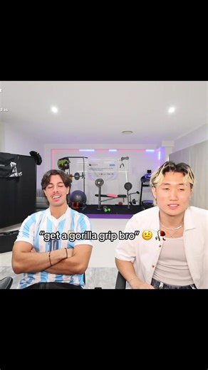 W gorilla grip 😁 (twitch: romangalanos) #fyp #twitch #streamer #funny #viral