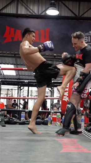 SIAM BOXING on Instagram: "In Camp with Saenpon @tingponchai preparing for his upcoming fight on @rwsmuaythai Coach: @oli_jenkins_silk 📍@silkmuaythai #muaythai #siamboxing #muaythailife #rwsmuaythai"