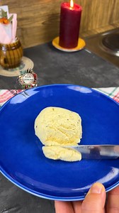 Invata cum sa faci branza din lapte de soia in doar 15 minute! Aceasta reteta simpla iti va oferi o branza delicioasa si sanatoasa, perfecta pentru sandwich-uri sau gustari rapide. Reteta 1 l lapte de soia sare dupa gust oregano zeama de la 2 lamai | Ella Cooking