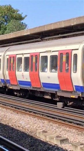 Piccadilly Line Flying Through Turnham Green #train #shorts #foryou