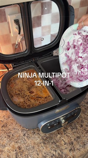 A working parents DREAM slow cooker… why didn’t anyone think of this sooner 😮‍💨🤌🏼 @SharkNinja @Ninja Kitchen #ninjakitchen #ninjamultipot #ninjaslowcooker #dualzoneslowcooker #multipotxl