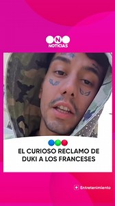 392K views · 1K reactions | Duki se encuentra de paseo por París y mientras recorría las calles de la Ciudad de la Luz se dio cuenta de algo: la gente allá se viste muy formal “No conocer una campera deportiva, estoy re croto”, aseguró el artista, quien vestía, además, “una joggineta” | Telefe Noticias | Facebook