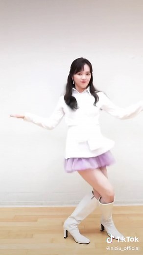 「Step and a step♪」のリズムに乗ってリオと一緒にステップを踏んでみましょう💃✨#NiziU #WithU #Stepandastep #RIO #うさぎダンスチャレンジ #rabbitdancechallenge