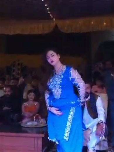 Neelam Butt Dancer: Captivating Dance Moves