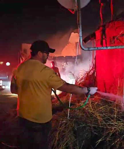 UPDATE: Lazer 911 has reported that all emergency services are still on the site. The fire is settling down at the moment and seems more under control, but it is being monitored by all emergency services. It's been a team effort from residents, Community Police Forum members of Hibberdene, farmers, Gladiator Security Services, Lazer 911, and firefighters to get the fire at Anchors Aweigh in Hibberdene under control. Thanks to Ibrahim Shaik for his updates from the scene. *THIS IS AN EVOLVING STO