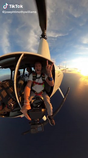 There’s no feeling like hanging out of a helicopter in Hawaii🌴 #skydive #hawaii #gopro #adventure