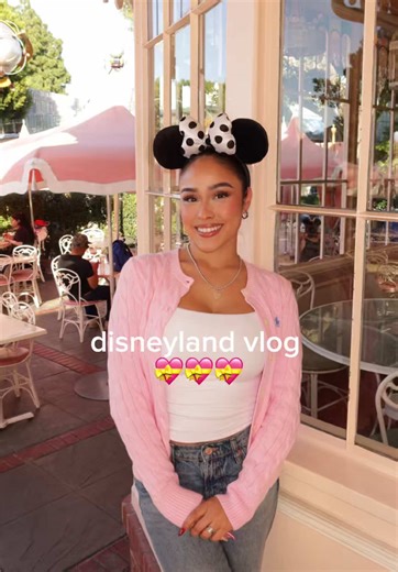 Reunited with Disney: Vlogging Adventures at Disneyland!
