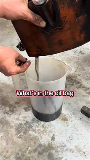 3.6K views · 26 reactions | Flushing the oil tank for the chopper. #motorcycle #harleydavidson #shovelhead #bikelife #panhead #foryoupage #fyp #vintageharleydavidson #fyppppppppppppppppppppppp #shovelheadsforever #biker | Nannie D. Ortiz | Facebook