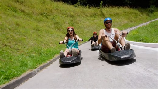 Spektakuläre High-Speed-Rodelbahn: Das musst du sehen