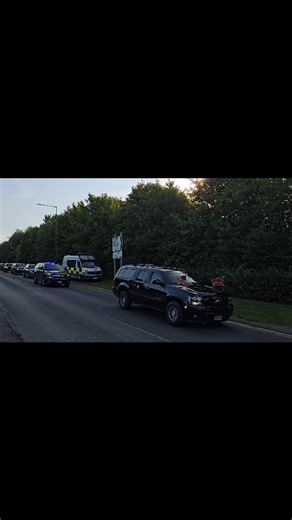 Vice President JD Vance arrived in the UK this morning, travelling to Chevening House in Kent to meet with Foriegn Secretary David Lammy. The large motorcade consisted of several Chevrolet Suburbans, a Ford F550, and multiple vehicles from UK agencies. Videos: https://youtube.com/@cobraemergency | CobraEmergency