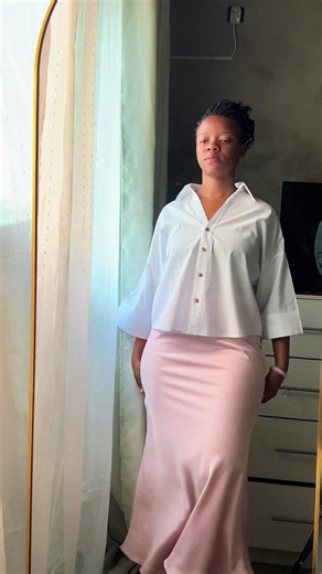 De forma modesta mas com estilo Look @shopmaisproximodevoce #satinskirt #ootd #fashion