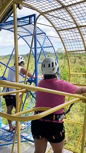 It looks like this adventure goes on for miles! 😅 🌴 🎡 | UNILAD