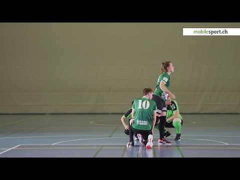 Kin-Ball: Frappe à deux mains liées