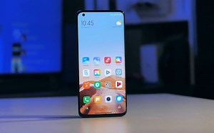 从5999元到2698元，12G 256G 120Hz，昔日机皇沦为标准中端机