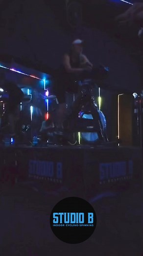 ”¡Pedalea con nosotros en Studio B! 🚴‍♂️🔥 Todos los días son de energía y adrenalina. ¡Reserva tu bici ahora y se parte de lo que suena hoy ! 𝐑𝐞𝐬𝐞𝐫𝐯𝐚 2382869191 | 2381223126 #Spinning #StudioB #EnergíaEnMovimiento” | Studio B by Box Fitness