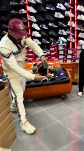 استكشف أحدث صيحات الموضة بأسلوب جميل