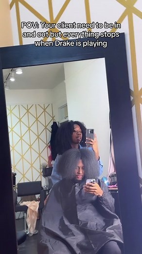 Everything stops when Drake is speaking!