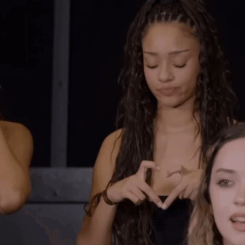 RT @RoyaleHighValks: Good morning, students. 💖We’re aware of the issues in game, including the "shrunken" heads and lack of buoyancy in t…