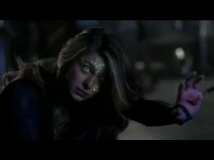 Supergirl 3x04 Supergirl saves stadium from Coville