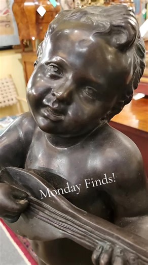 Exploring the Elegance of Statues in Home Décor